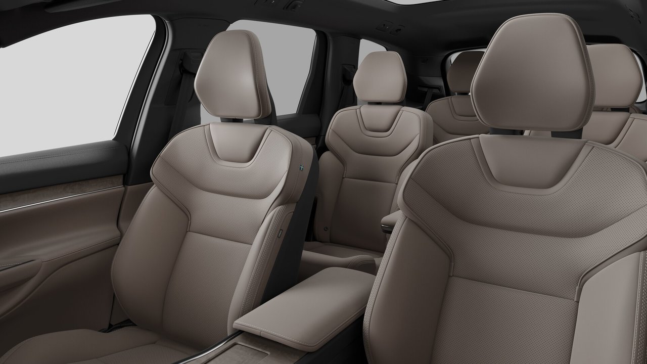 2025 Volvo EX90 Ultra-11
