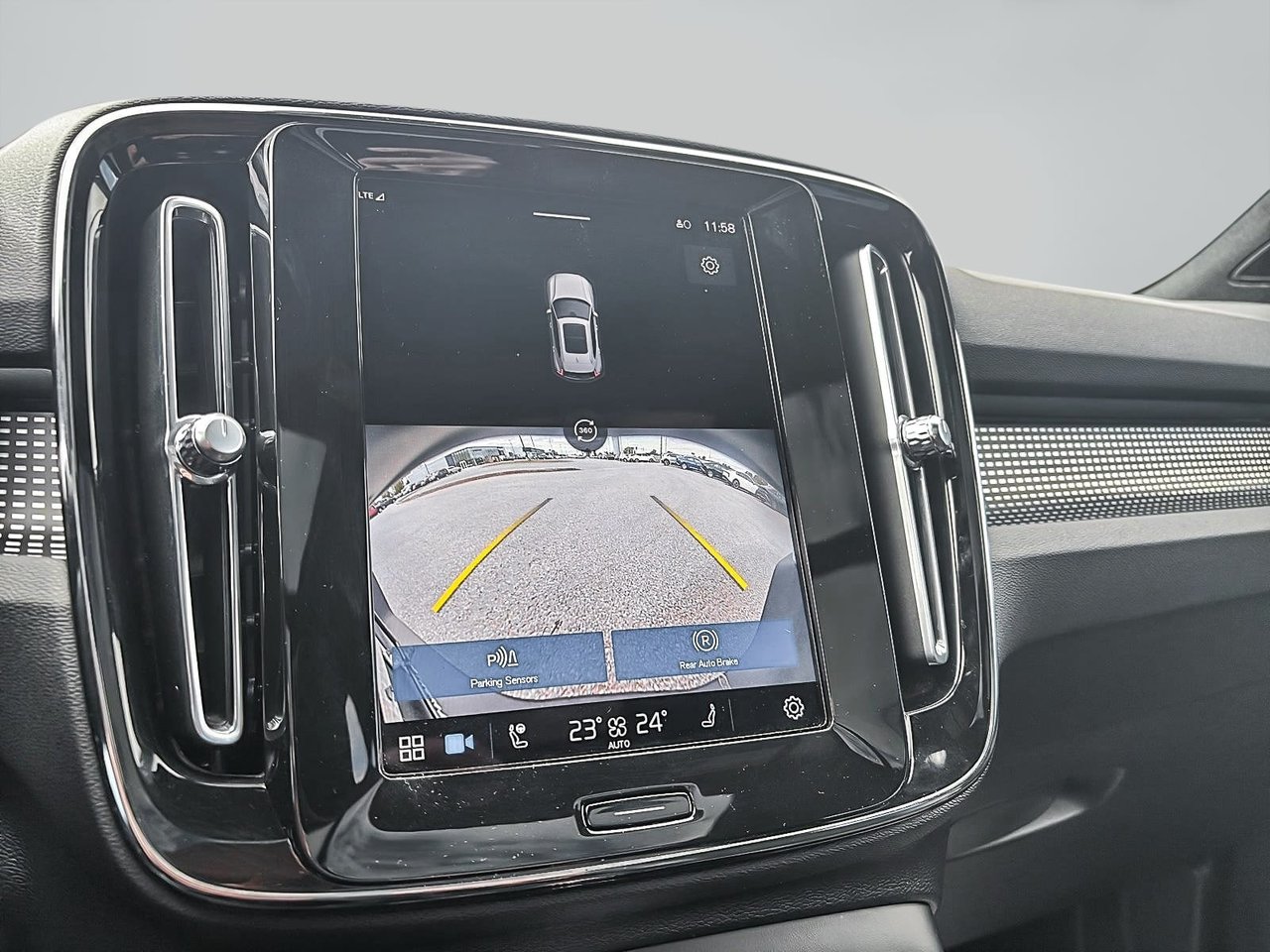 2022 Volvo Recharge XC40 tout électrique PURE ELECTRIQUE PLUS AWD-13
