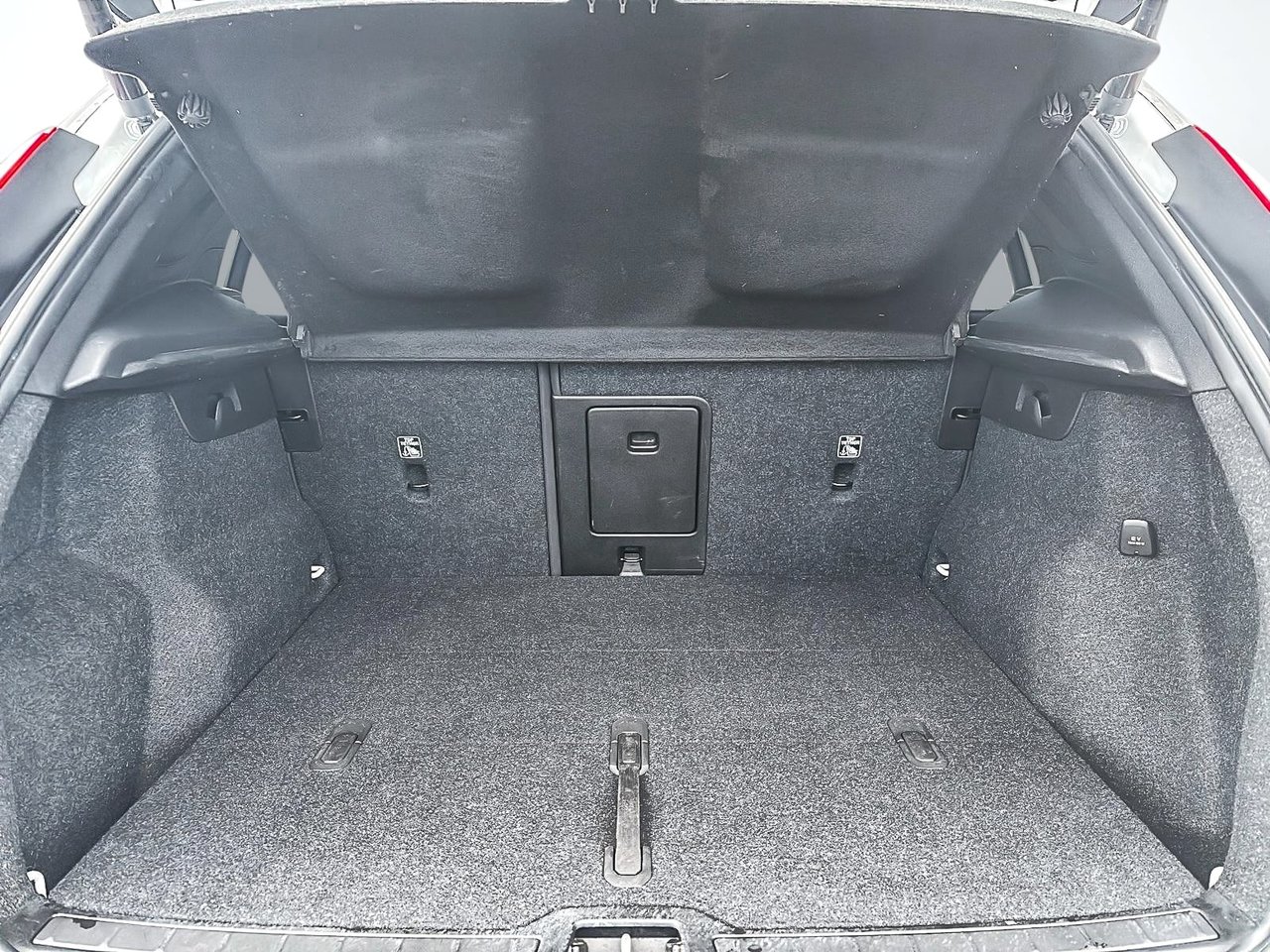2022 Volvo Recharge XC40 tout électrique PURE ELECTRIQUE PLUS AWD-9