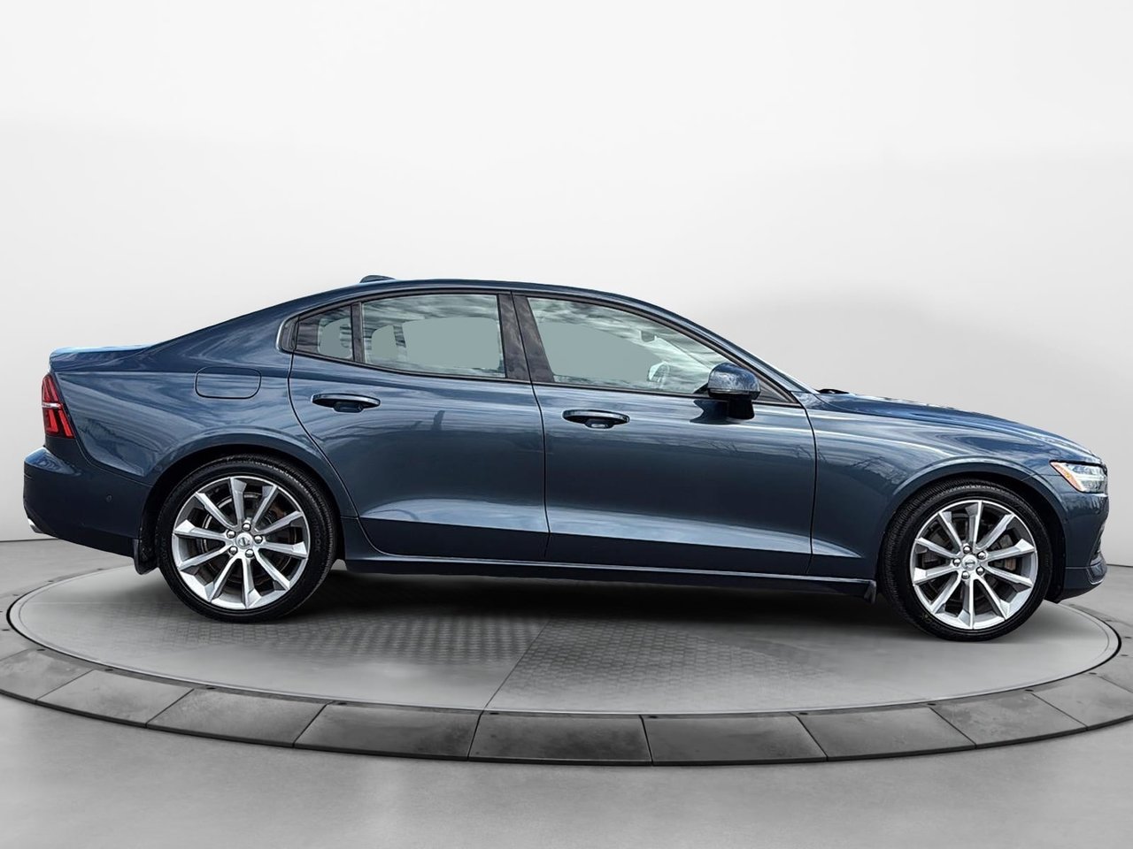 2019 Volvo S60 T6 MOMENTUM AWD // PLUS PACKAGE-7