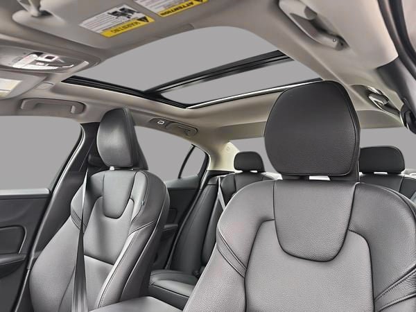 2024 Volvo S60 B5 PLUS AWD // DARK THEME-14