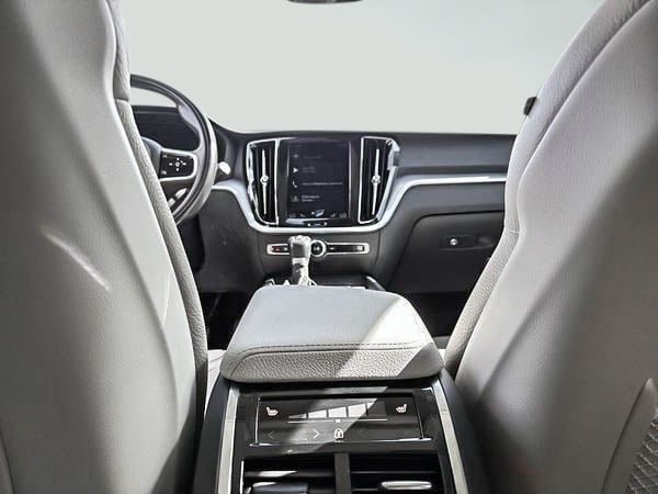 Volvo V60 Cross Country T5 PREMIER AWD // PLUS PACKAGE 2020-9