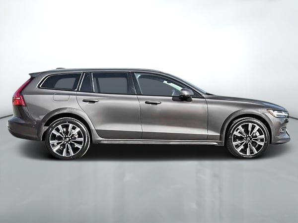 2024 Volvo V60 Cross Country B5 PLUS AWD-5