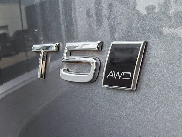 2019 Volvo XC40 MOMENTUM AWD// PLUS PACKAGE-12