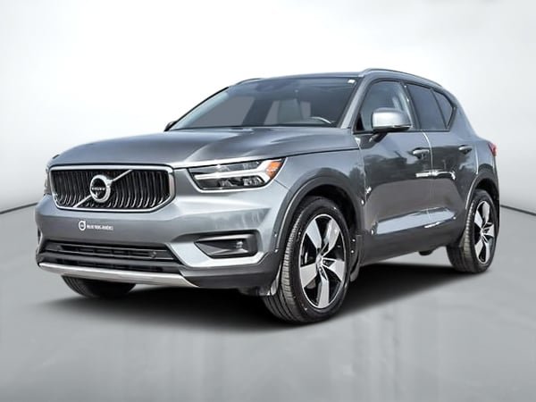 2019 Volvo XC40 MOMENTUM AWD// PLUS PACKAGE-2