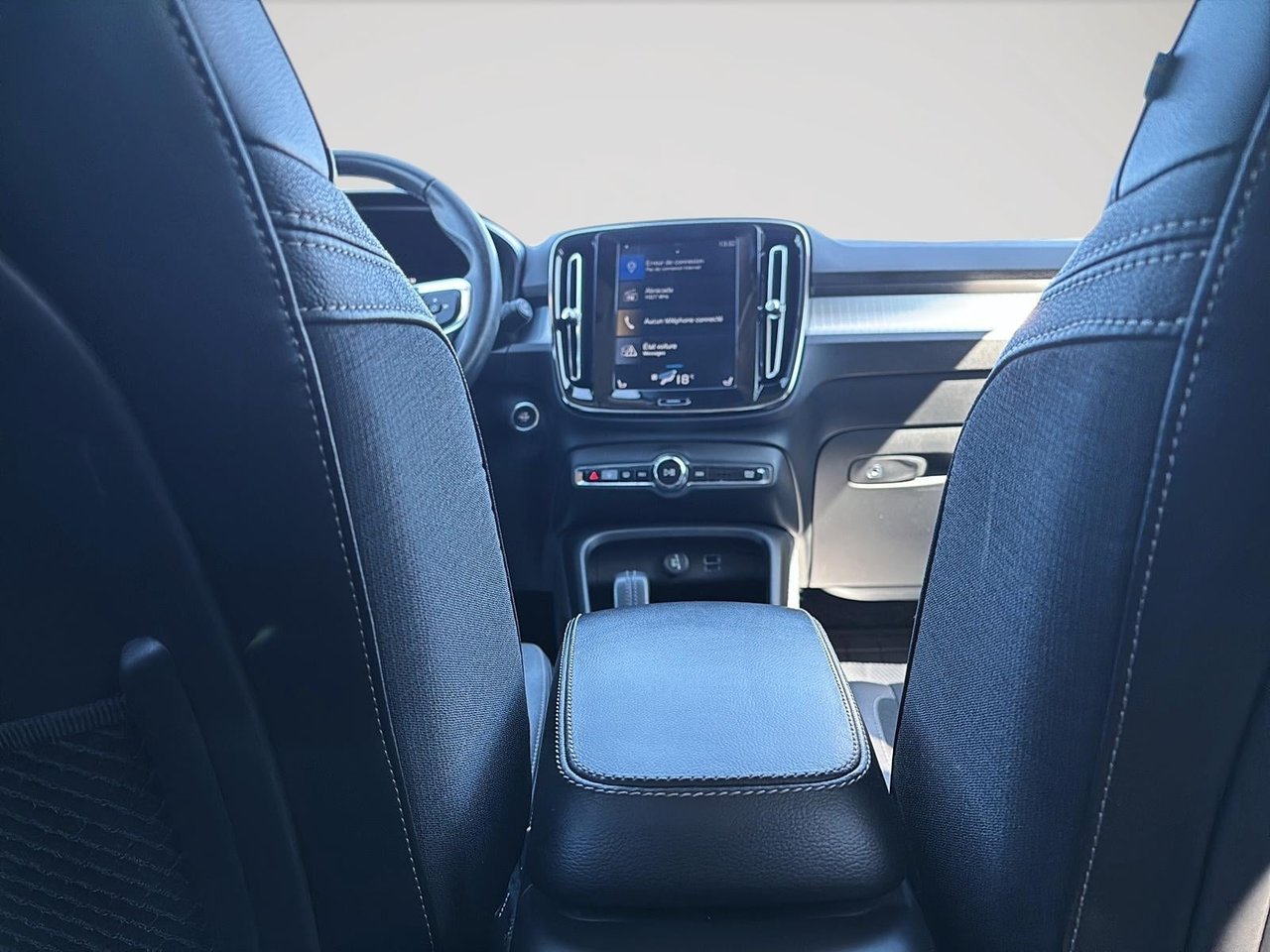 2019 Volvo XC40 MOMENTUM AWD-11
