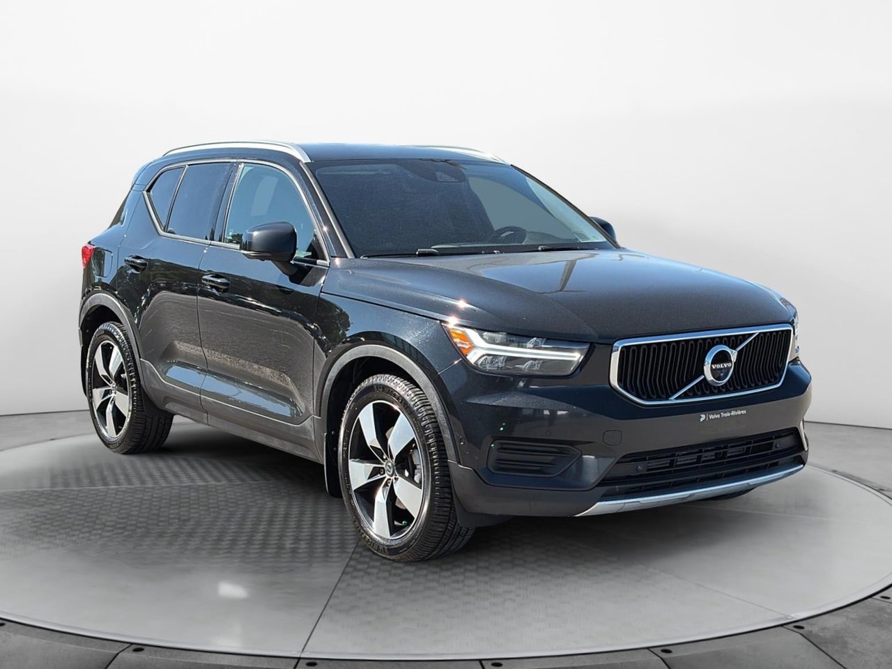 2019 Volvo XC40 MOMENTUM AWD-0