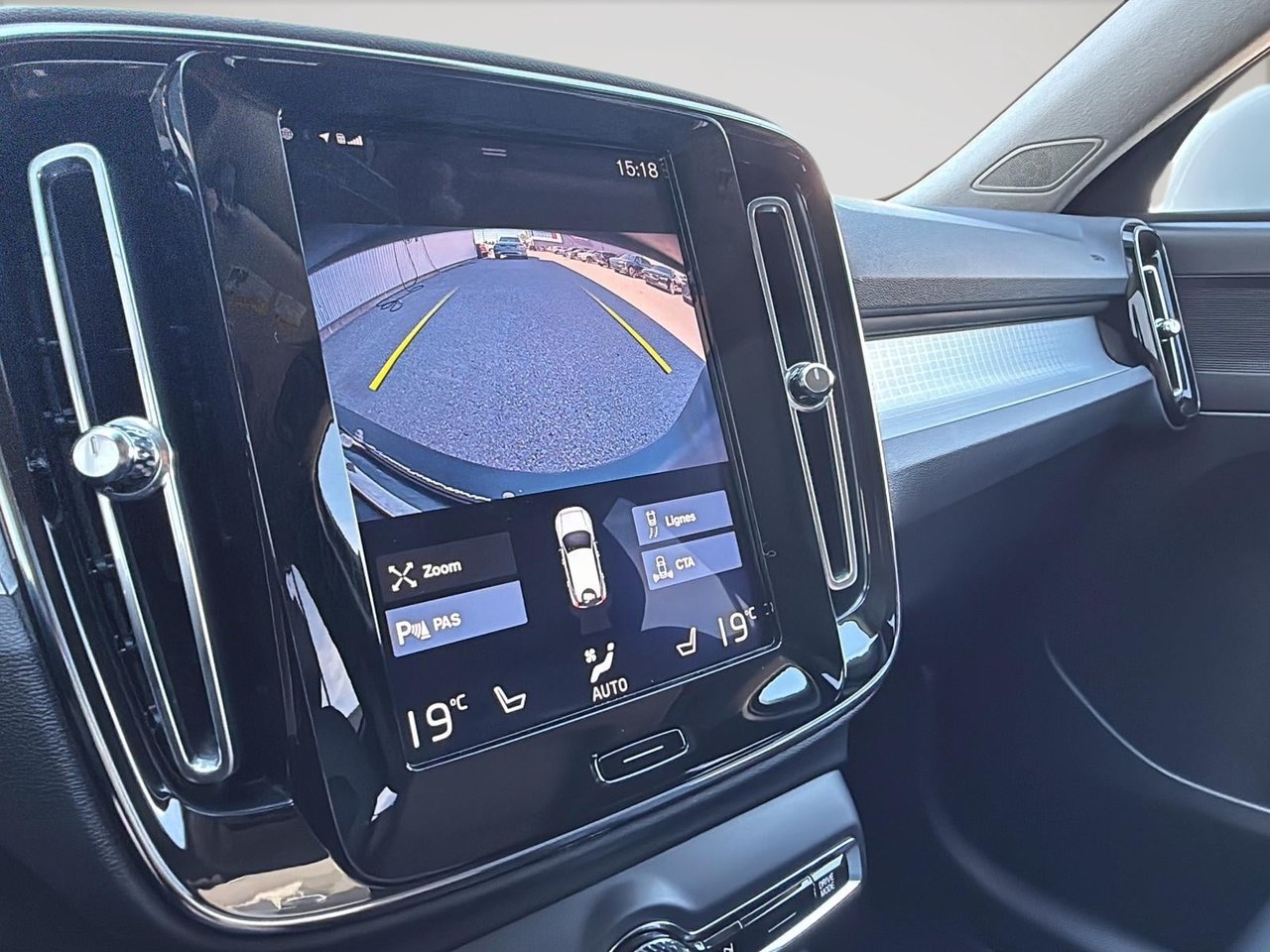 2020 Volvo XC40 T5 MOMENTUM AWD-18