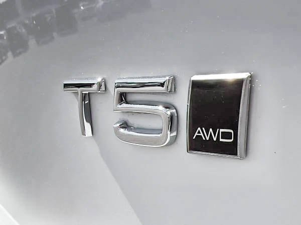 2020 Volvo XC40 T5 MOMENTUM AWD-8