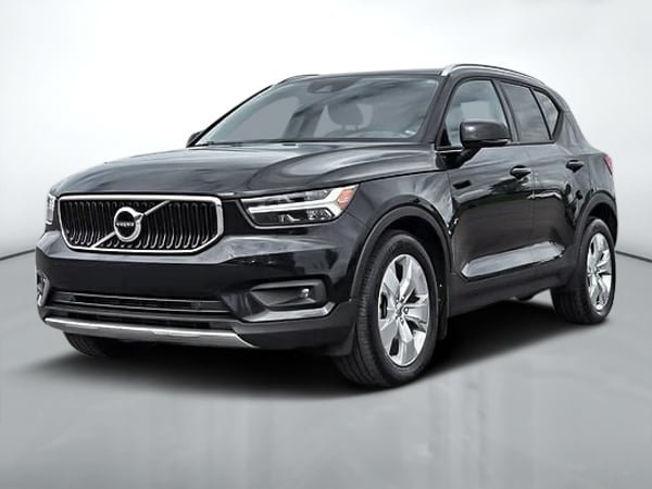 2020 Volvo XC40 T4 MOMENTUM AWD // PLUS PACKAGE-2