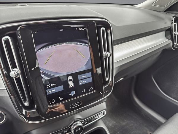 2020 Volvo XC40 T4 MOMENTUM AWD // PLUS PACKAGE-15