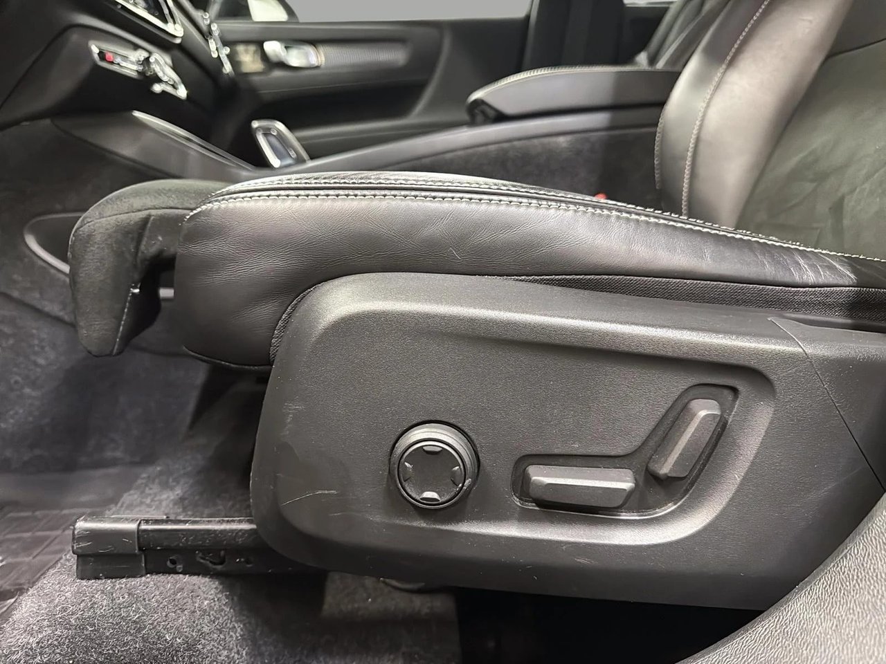 Volvo XC40 T5 R-DESIGN AWD // POLESTAR 2022-11