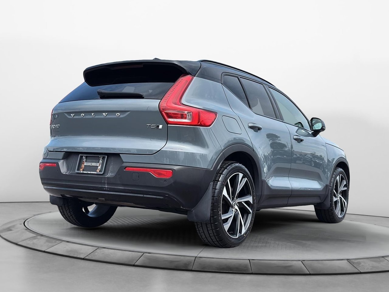 2022 Volvo XC40 T5 R-DESIGN AWD // POLESTAR-4