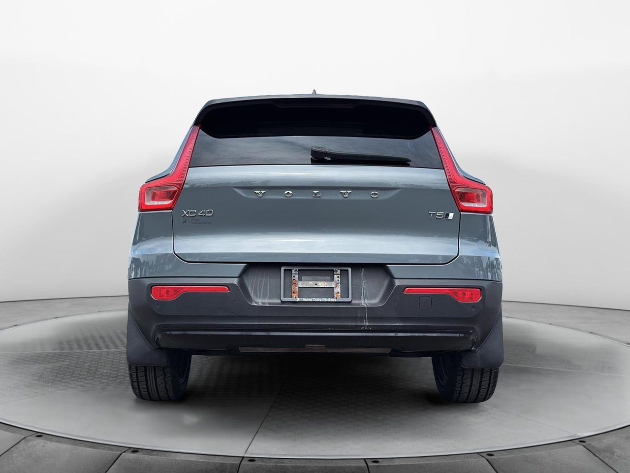2022 Volvo XC40 T5 R-DESIGN AWD // POLESTAR-5