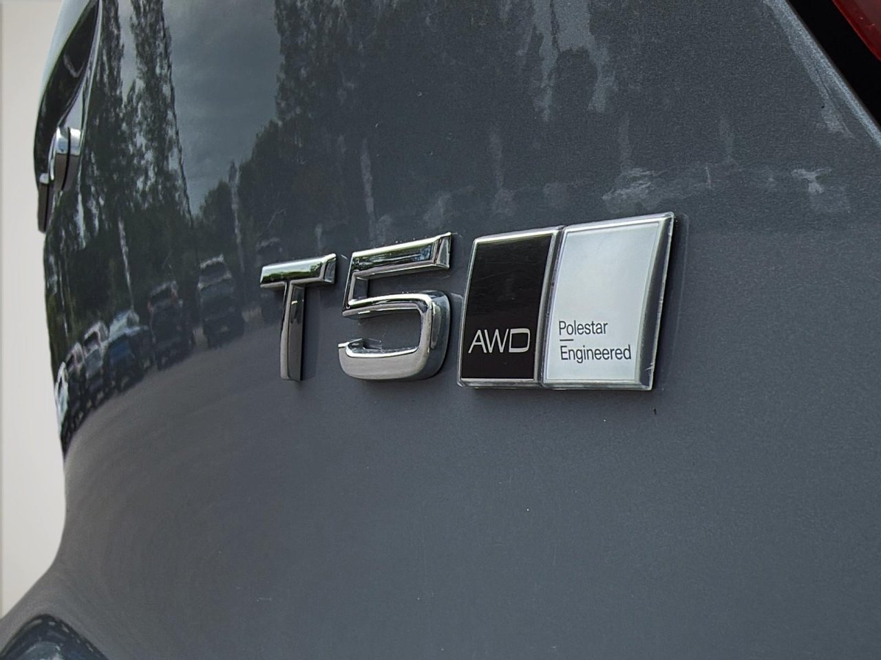 2022 Volvo XC40 T5 R-DESIGN AWD // POLESTAR-8