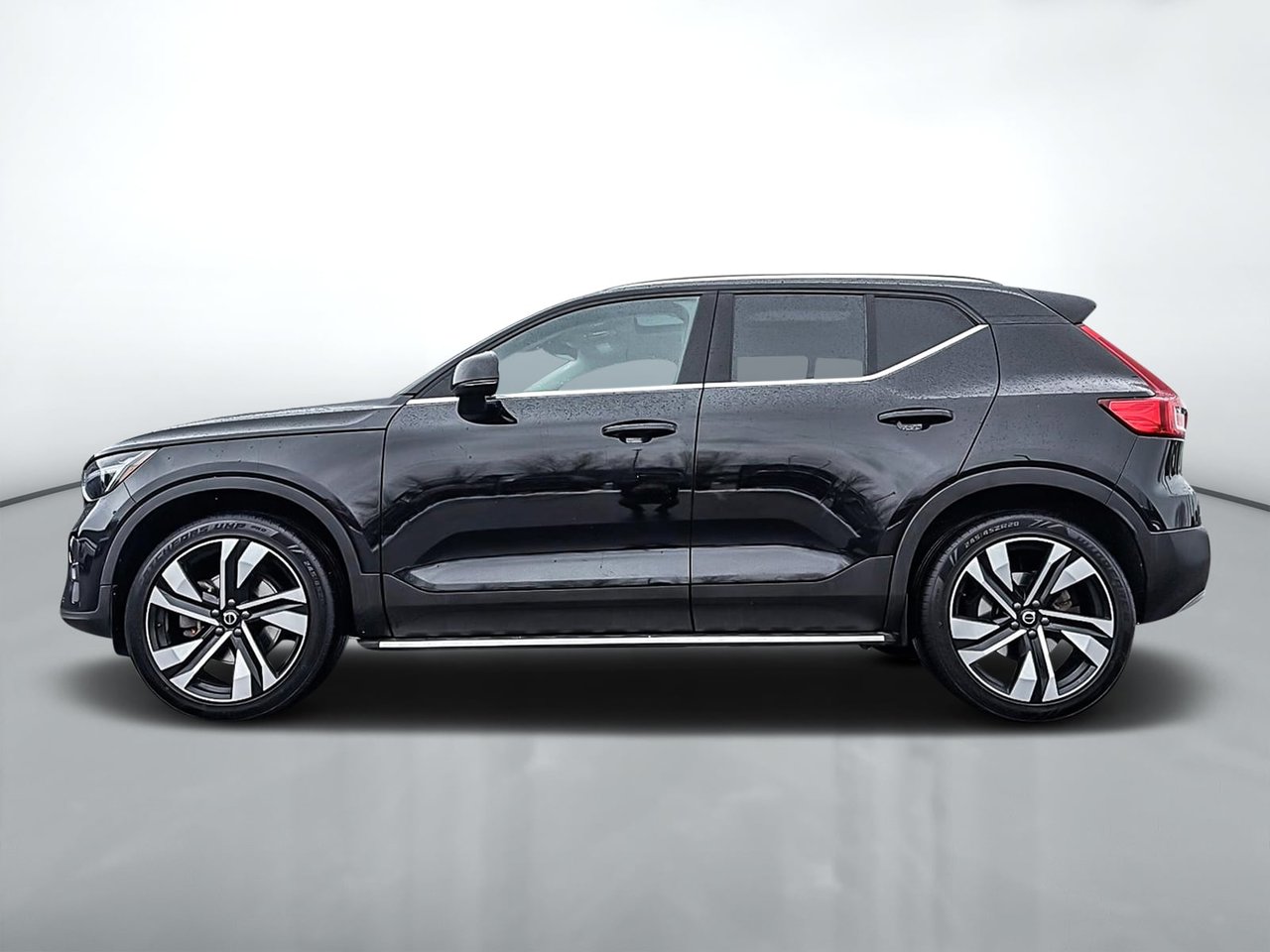Volvo XC40 B5 PLUS AWD 2023-7