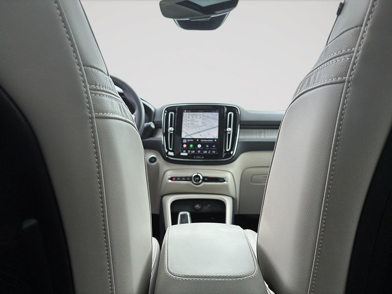 Volvo XC40 B5 PLUS AWD 2023-9