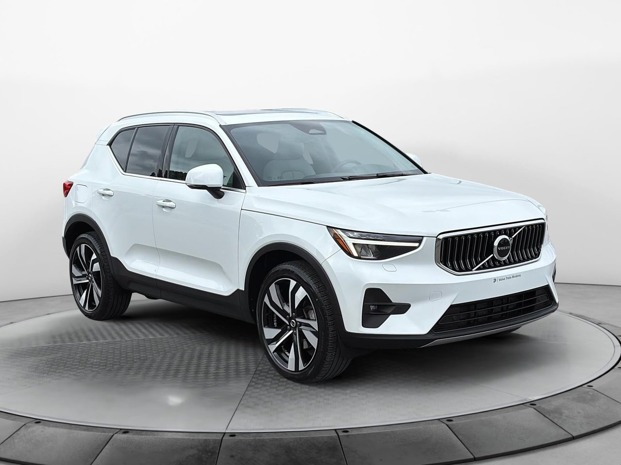 Volvo XC40 B5 PLUS AWD 2023-0