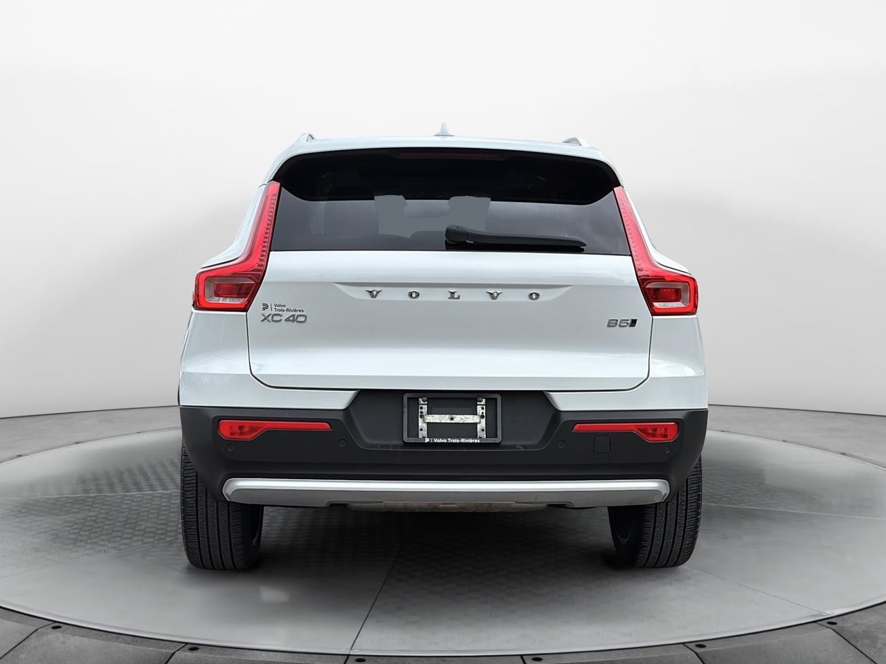 Volvo XC40 B5 PLUS AWD 2023-4