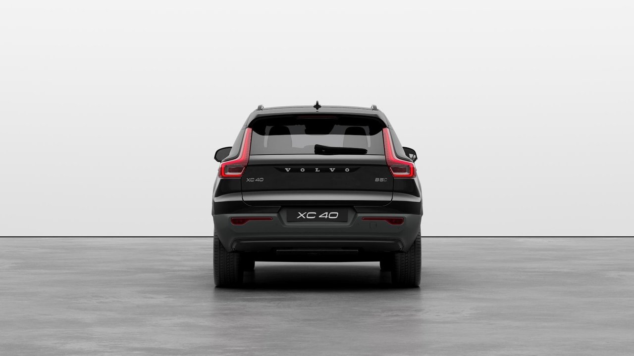 2024 Volvo XC40 Ultimate Dark Theme-3