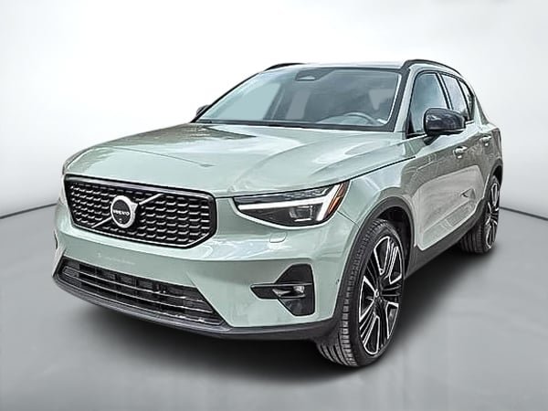 2024 Volvo XC40 B5 ULTIMATE AWD DARK THEME-2