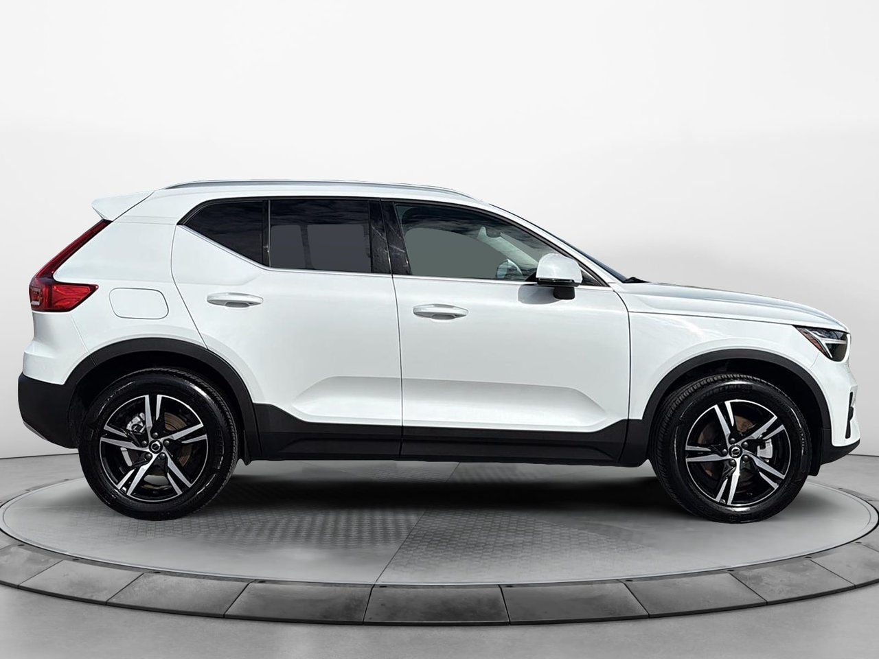 2025 Volvo XC40 B5 CORE AWD-3