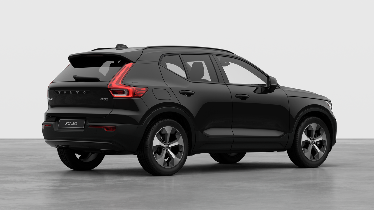 2026 Volvo XC40 Plus Dark Theme-3