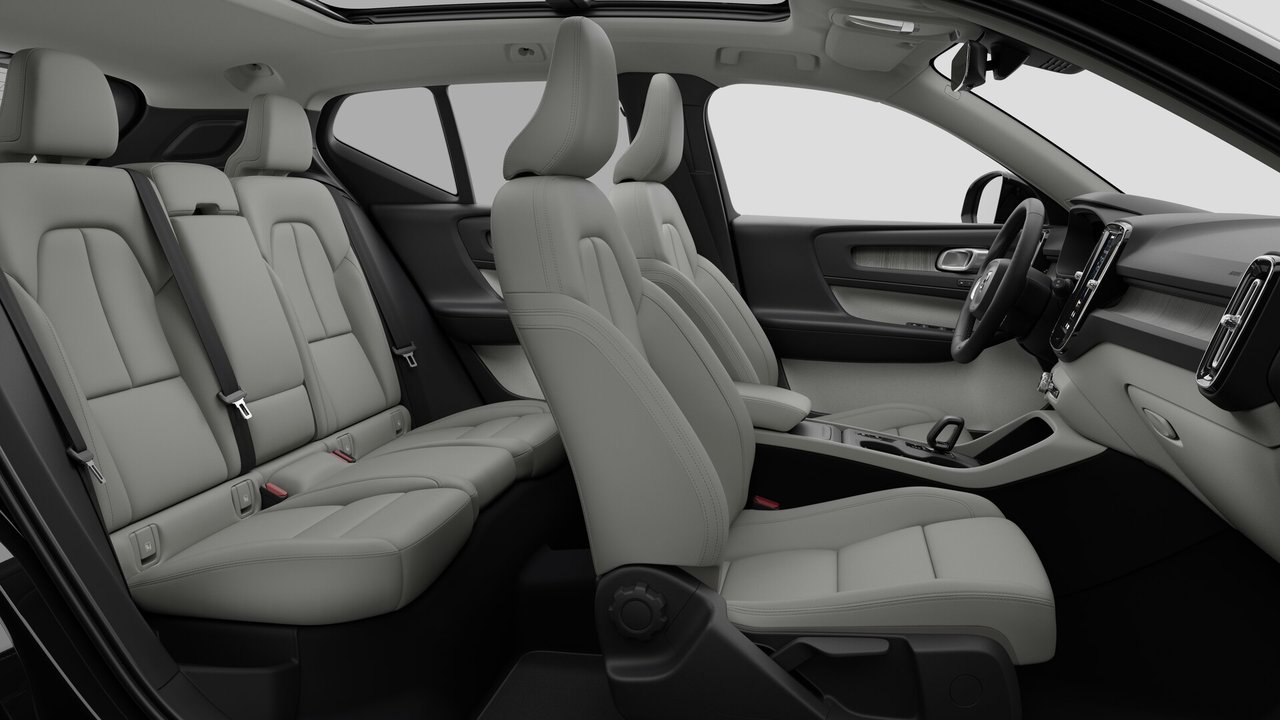 2026 Volvo XC40 Core Dark Theme-12