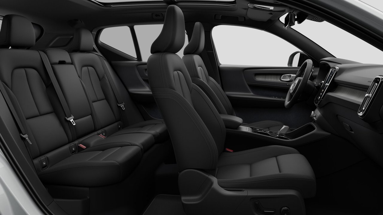 2026 Volvo XC40 Plus Dark Theme-12