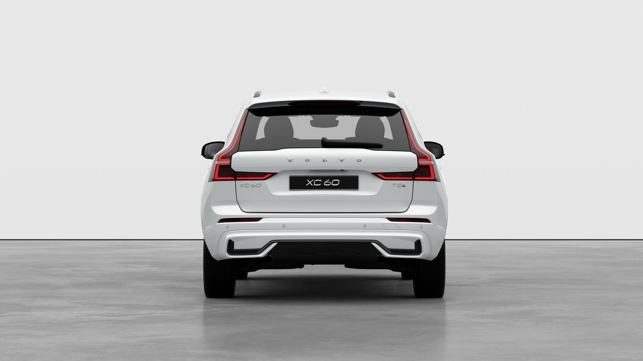 Volvo XC60 Plug-In Hybrid Core Dark Theme 2026-5