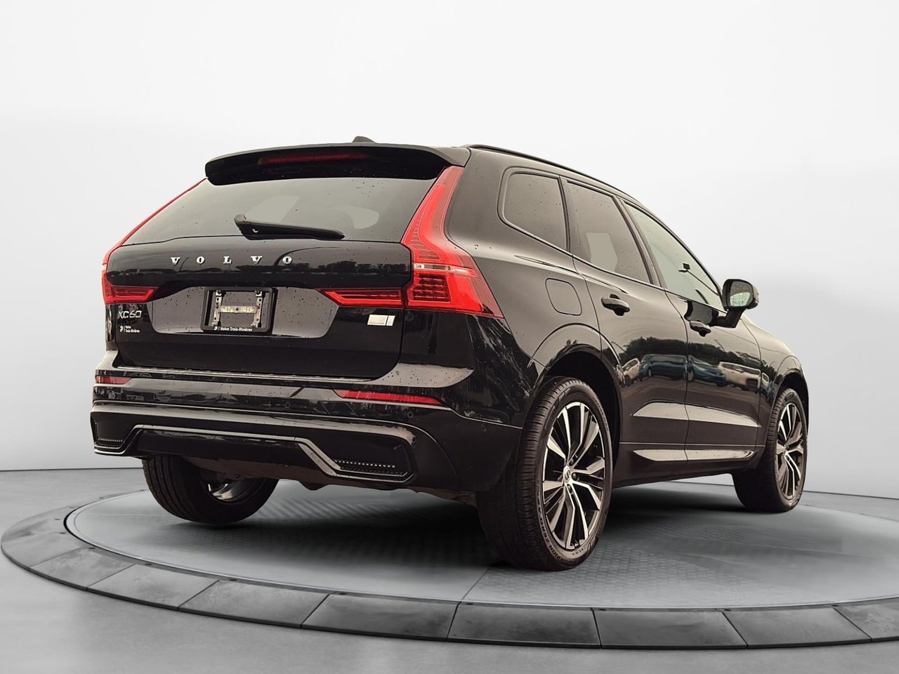 2023 Volvo XC60 Recharge T8 PLUS AWD PHEV // POLESTAR OPTIMISATION-4