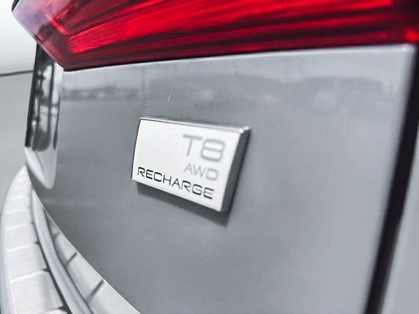 Volvo XC60 Recharge T8 CORE AWD // PLUG IN 2024-8