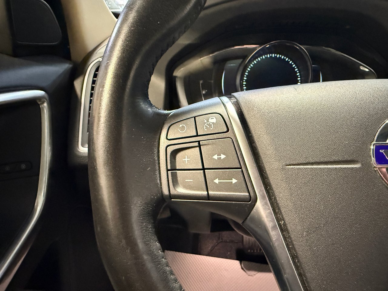 2017 Volvo XC60 T5 SPECIAL EDITION AWD-15