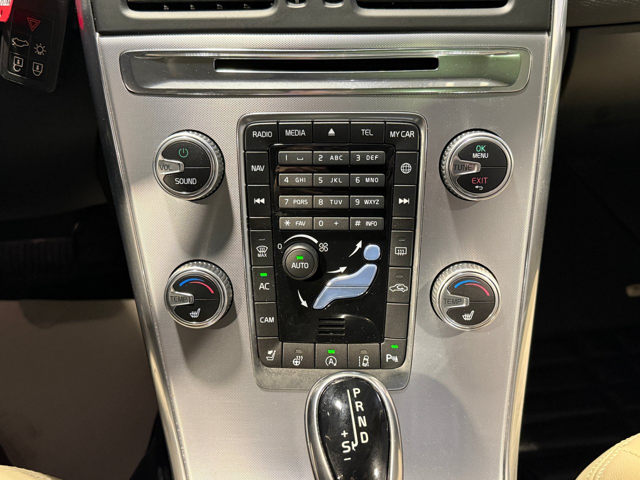 2017 Volvo XC60 T5 SPECIAL EDITION AWD-22