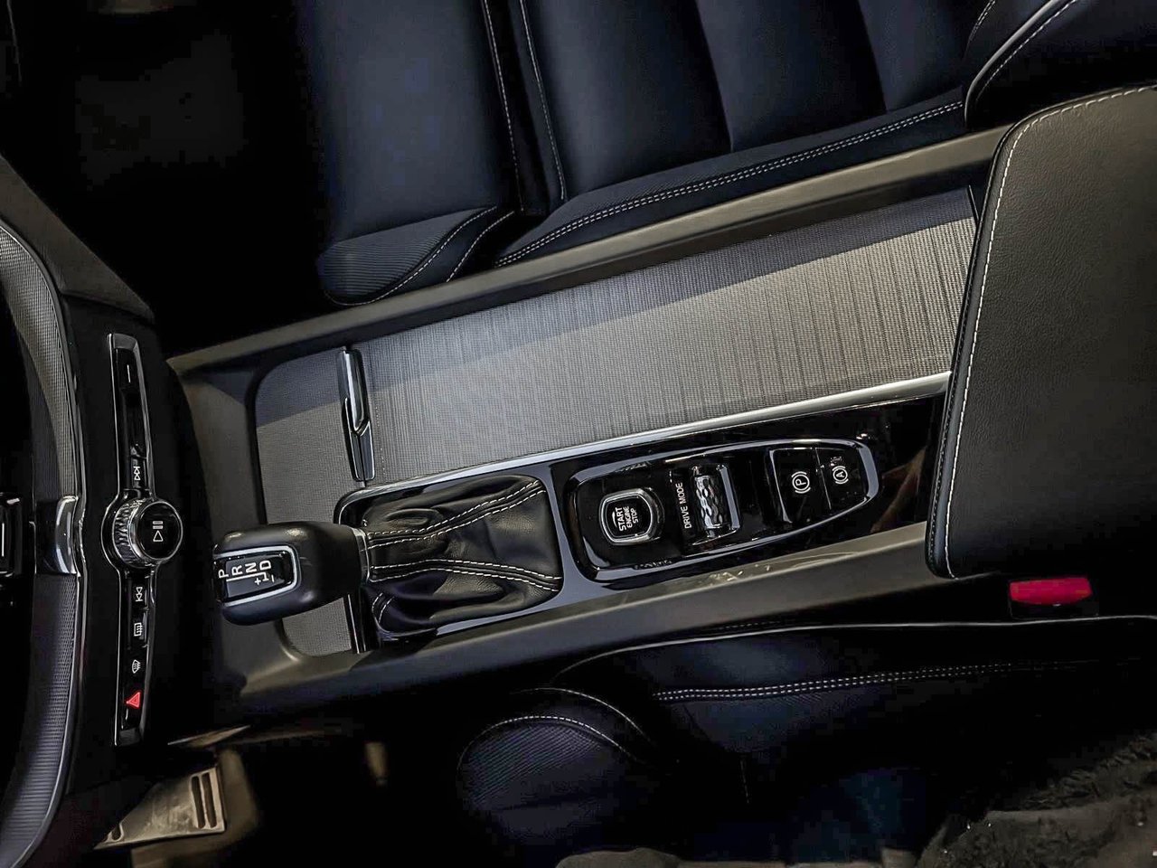 Volvo XC60 T6 R-DESIGN AWD 2021-14