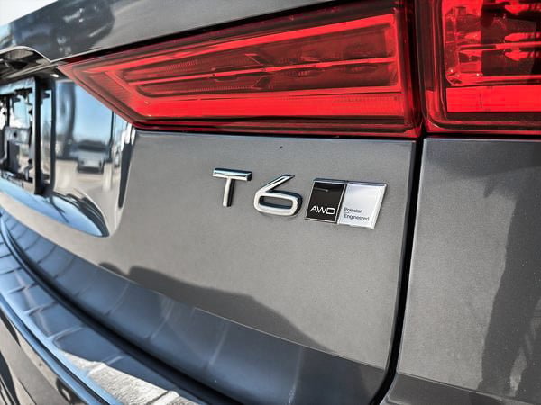 2021 Volvo XC60 T6 R-DESIGN AWD // POLESTAR-16