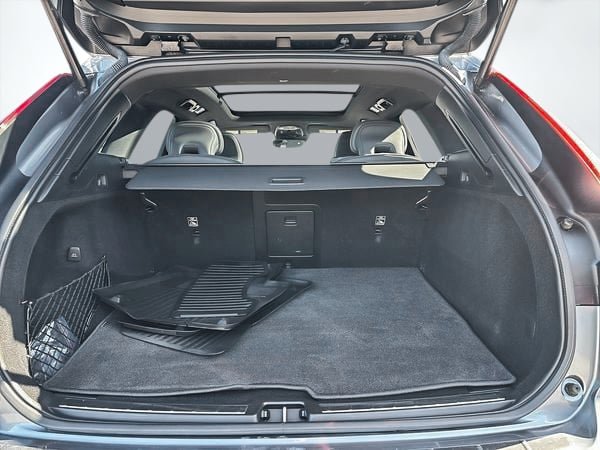 2021 Volvo XC60 T6 R-DESIGN AWD // POLESTAR-7