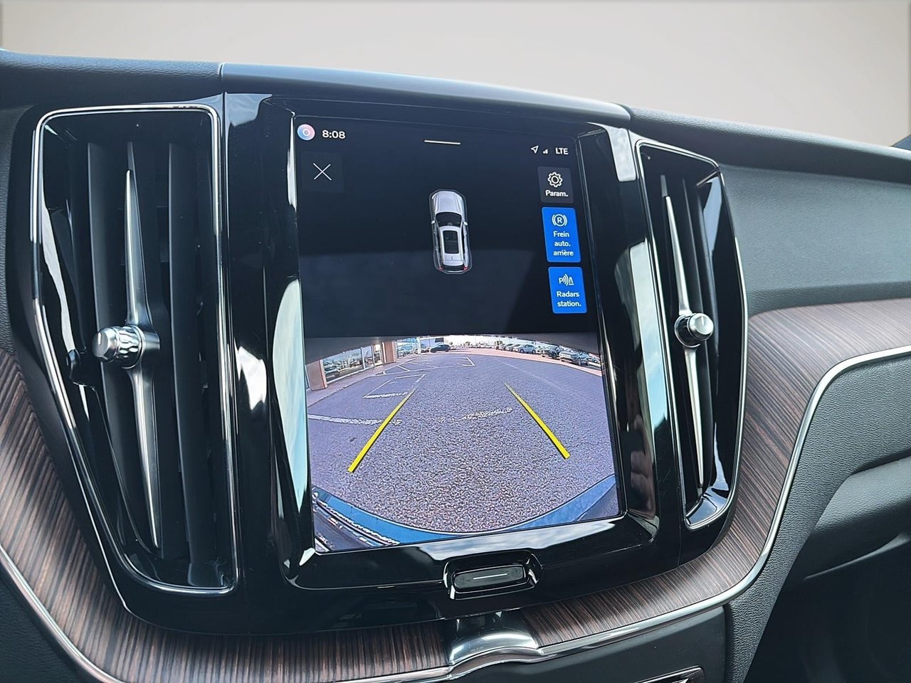 Volvo XC60 B6 MOMENTUM // PREMIUM PACK 2022-18