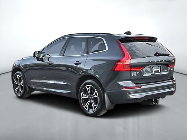 2022 Volvo XC60 B6 MOMENTUM // PREMIUM PACK-2