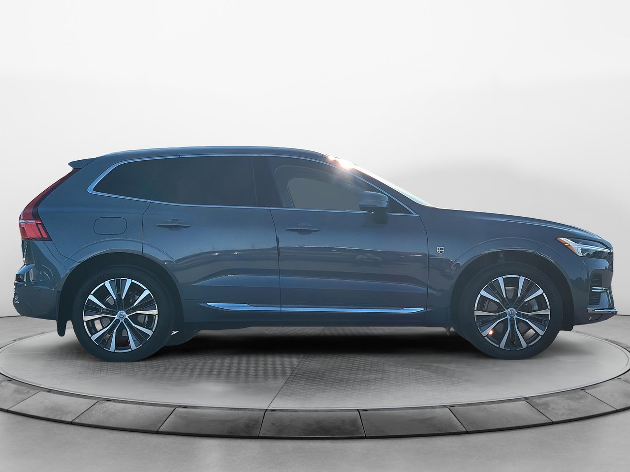 2022 Volvo XC60 B6 INSCRIPTION AWD-5