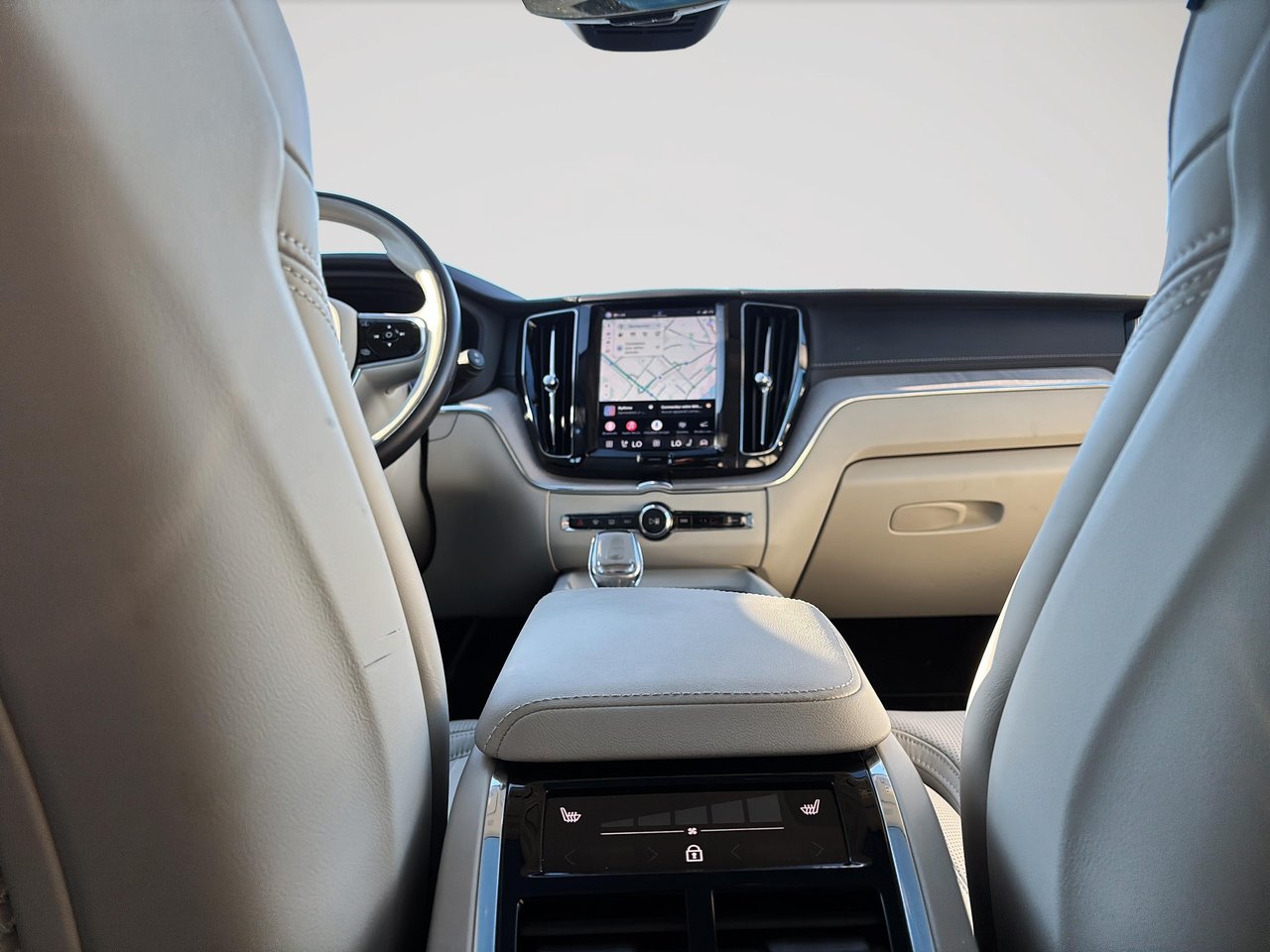 2022 Volvo XC60 B6 INSCRIPTION AWD-12