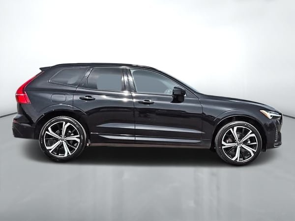 Volvo XC60 B5 ULTIMATE AWD DARK THEME 2024-3