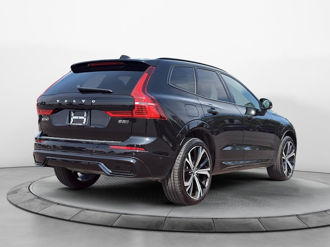2024 Volvo XC60 B5 ULTIMATE AWD DARK THEME-4