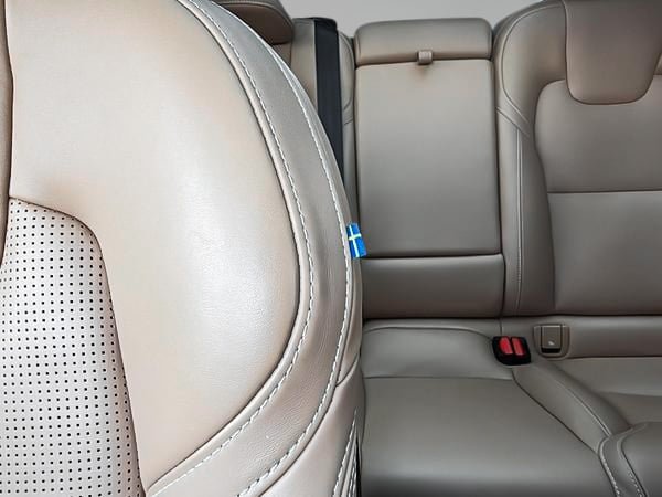 Volvo XC60 B5 ULTIMATE AWD DARK THEME 2024-9
