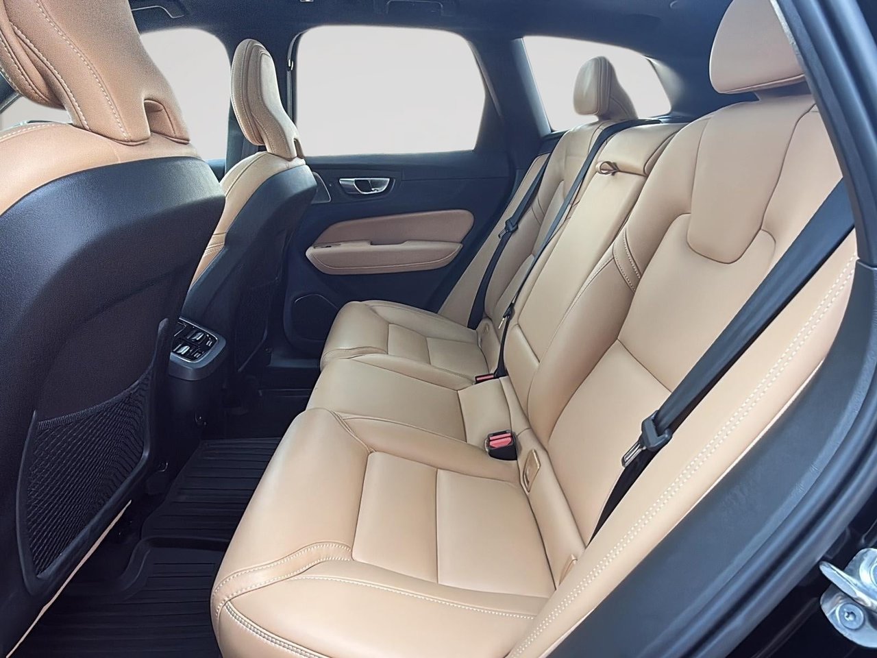 2024 Volvo XC60 B5 ULTIMATE AWD DARK THEME-12