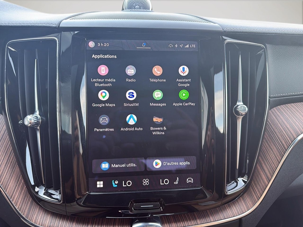 2024 Volvo XC60 B5 ULTIMATE AWD DARK THEME-17