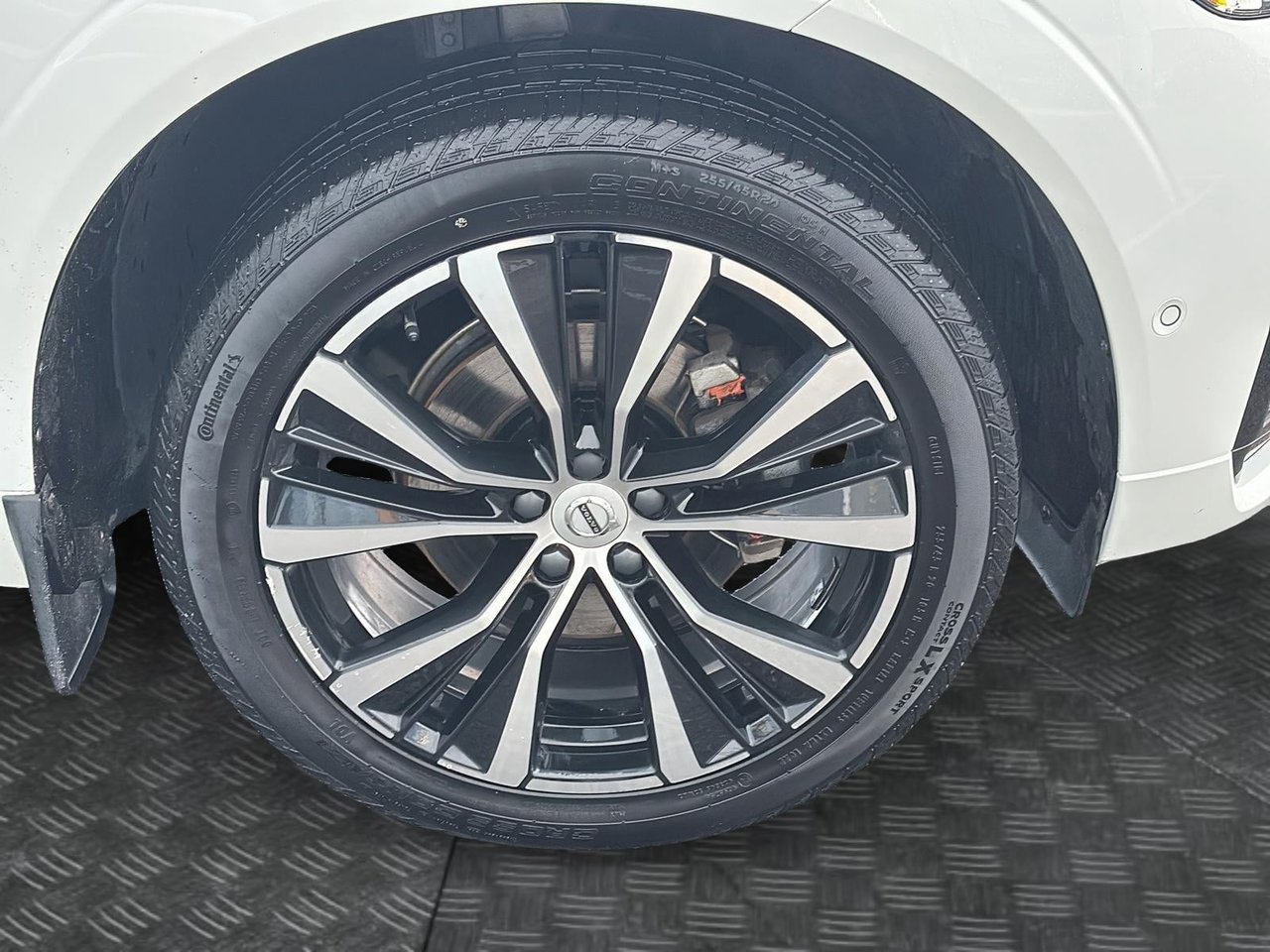 2024 Volvo XC60 B5 PLUS AWD // DARK THEME-6