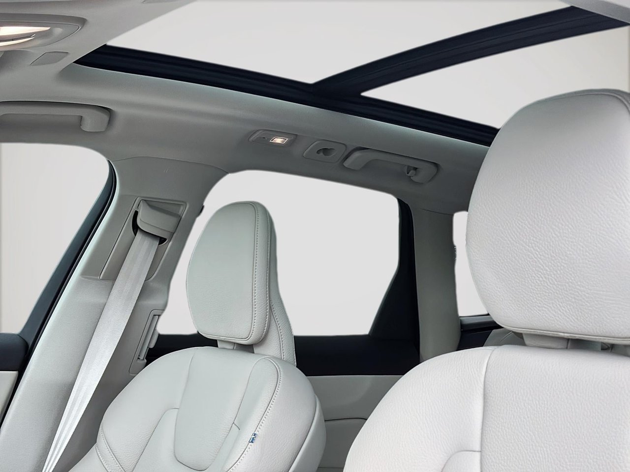2024 Volvo XC60 B5 PLUS AWD // DARK THEME-8