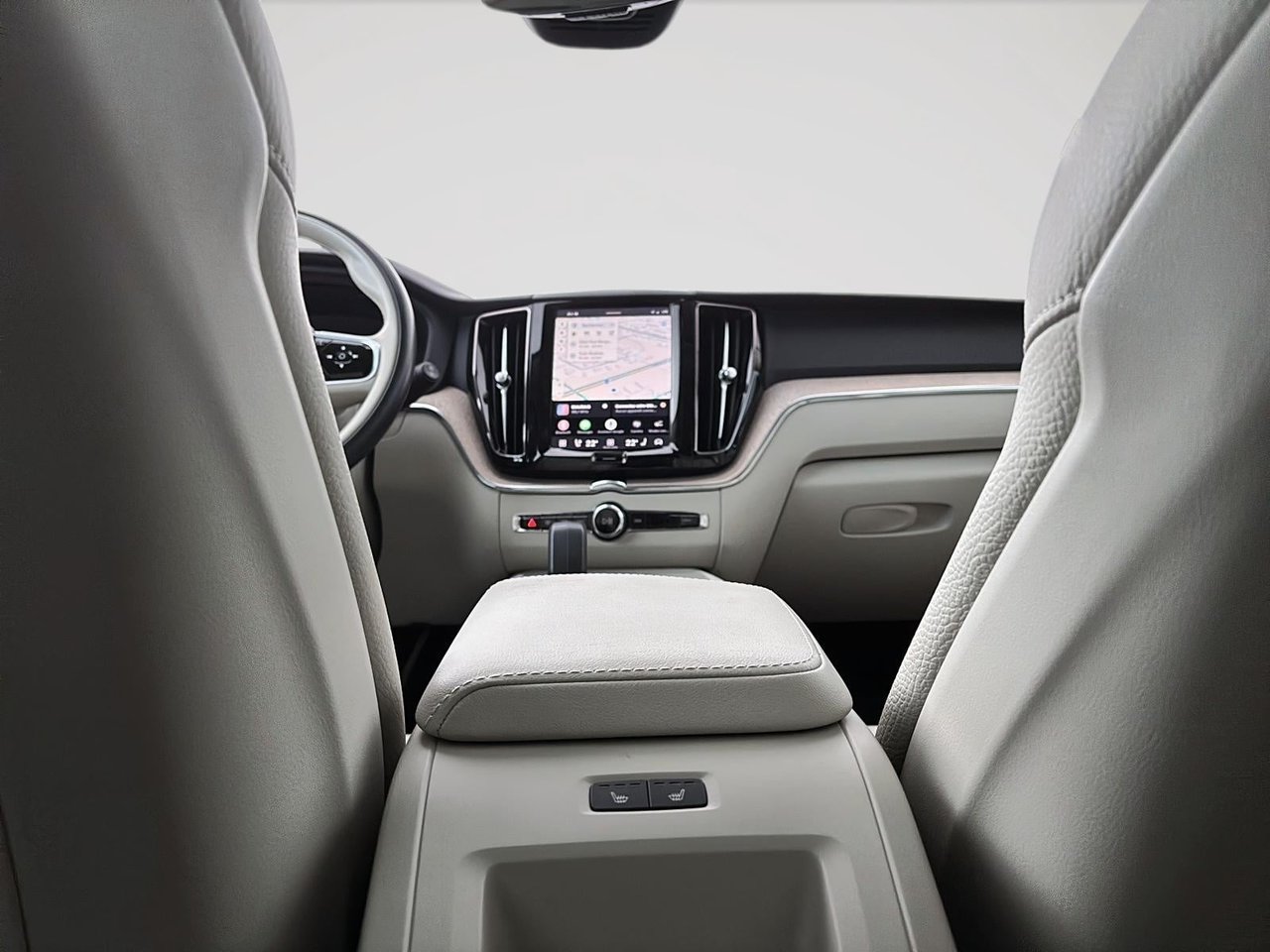 2024 Volvo XC60 B5 PLUS AWD // DARK THEME-11