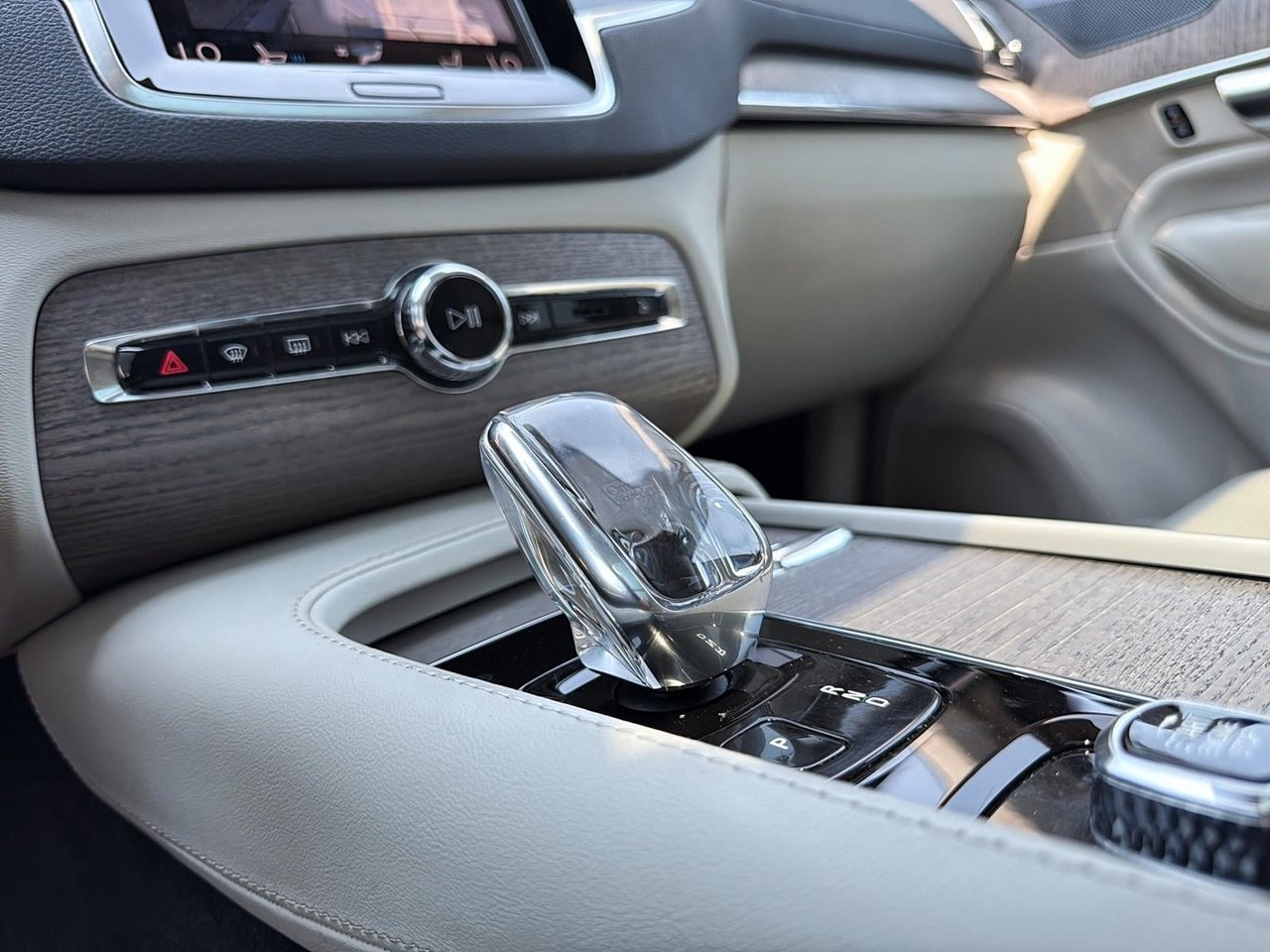 Volvo XC90 Recharge T8 INSCRIPTION PLUG IN AWD 2022-17